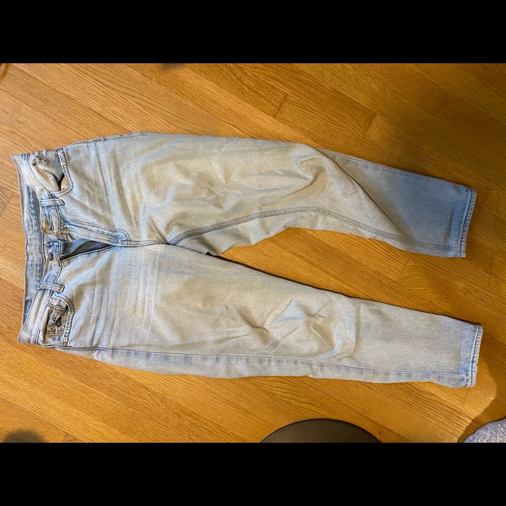 High-waisted American Eagle mom jeans size 4